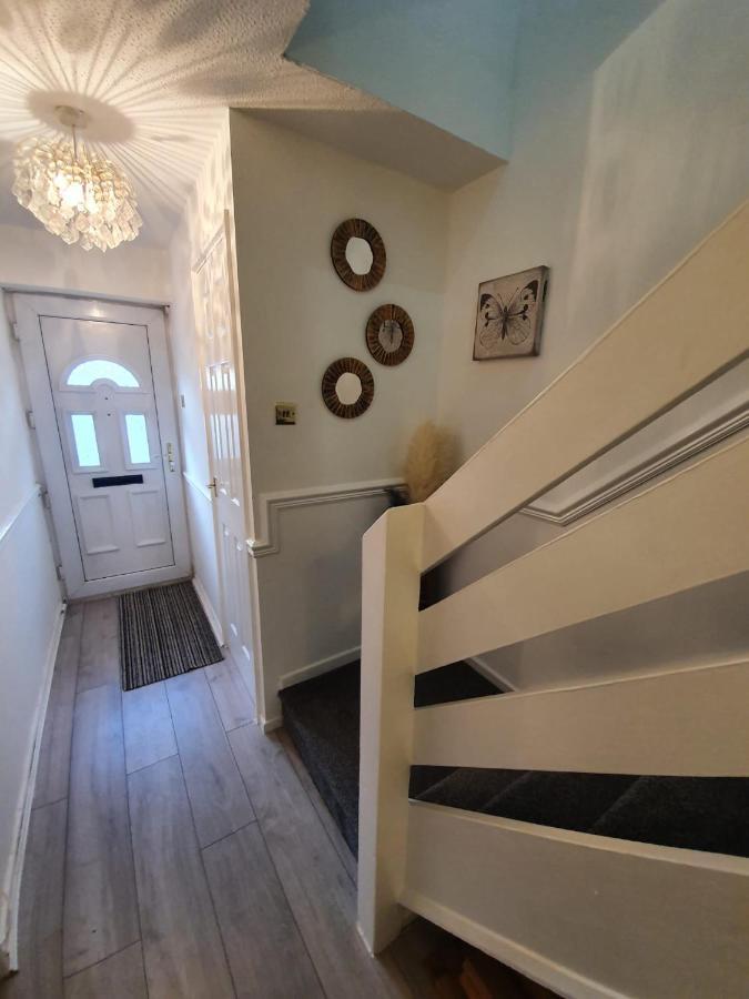 Bv Luxury Spacious 3 Bedroom House At Isaac Close แมนเชสเตอร์ ภายนอก รูปภาพ