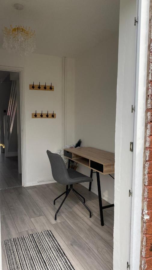 Bv Luxury Spacious 3 Bedroom House At Isaac Close แมนเชสเตอร์ ภายนอก รูปภาพ
