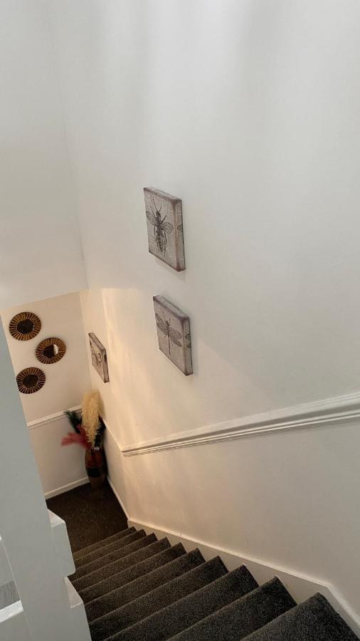 Bv Luxury Spacious 3 Bedroom House At Isaac Close แมนเชสเตอร์ ภายนอก รูปภาพ